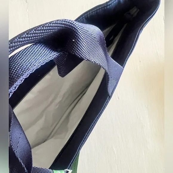 NWT: Vera Bradley: Nylon Navy Lunch insulated Tote Bag - Peacoat - Picture 3 of 11